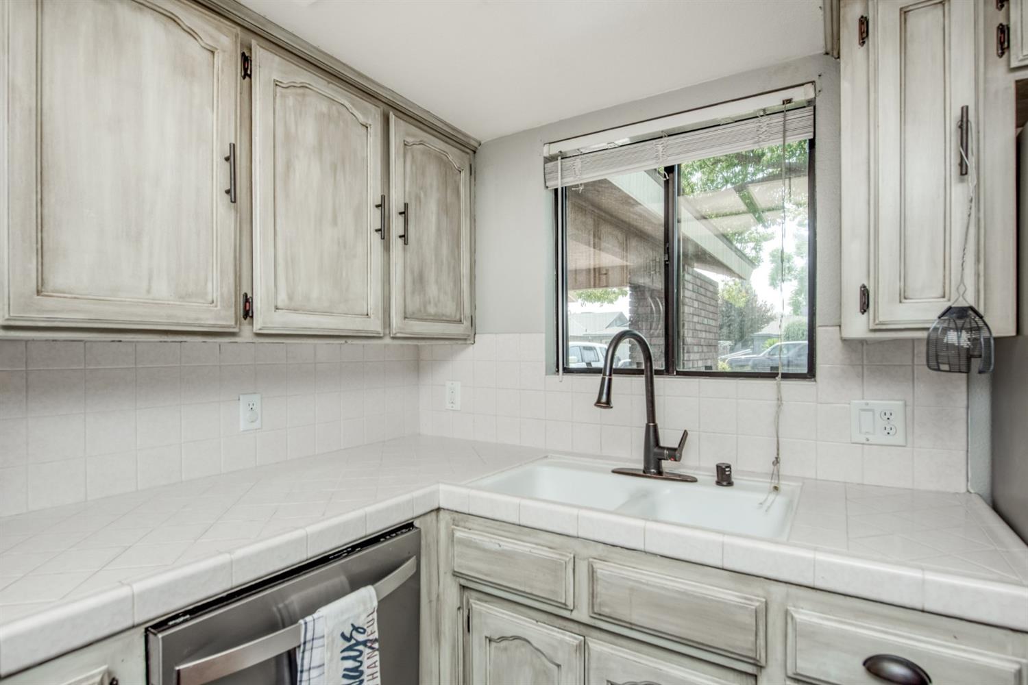 1535 Buckingham Avenue Clovis, CA 93611 - Photo 11 of 33