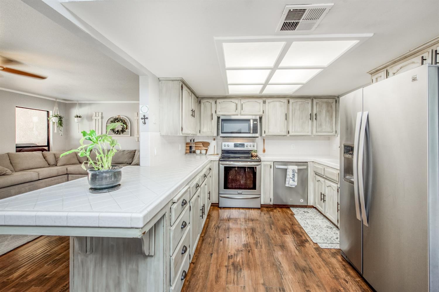 1535 Buckingham Avenue Clovis, CA 93611 - Photo 9 of 33