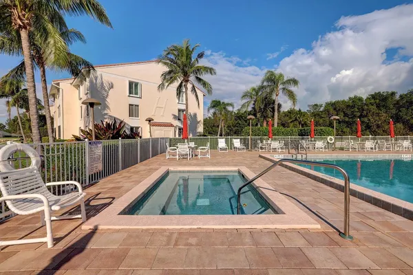 $3,500 | 4468 Northeast Ocean Boulevard, Unit 105B3, Jensen Beach, FL 34957