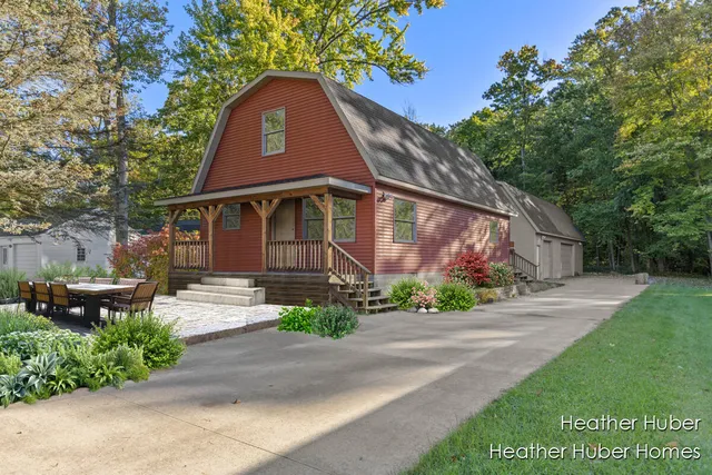 $225,000 | 2919 Beatrice Avenue, Middleville, MI 49333