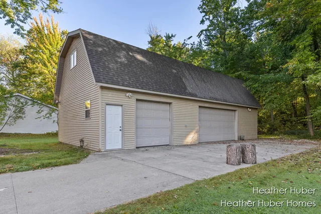 $225,000 | 2919 Beatrice Avenue, Middleville, MI 49333