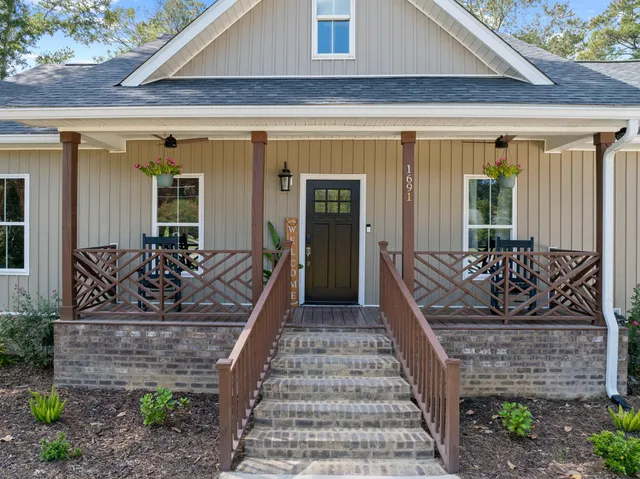 $405,000 | 1691 Bennett Circle, Holly Hill, SC 29059