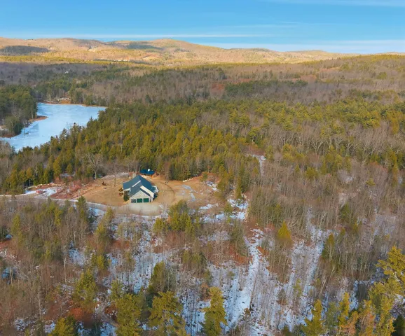 $999,000 | 41 Cooper Lane, Lyndeborough, NH 03082