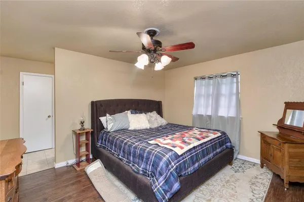 $290,000 | 216 Rolling Hills Drive, Aledo, TX 76008