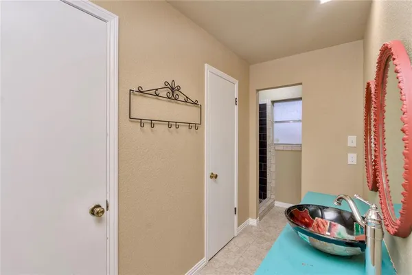 $290,000 | 216 Rolling Hills Drive, Aledo, TX 76008