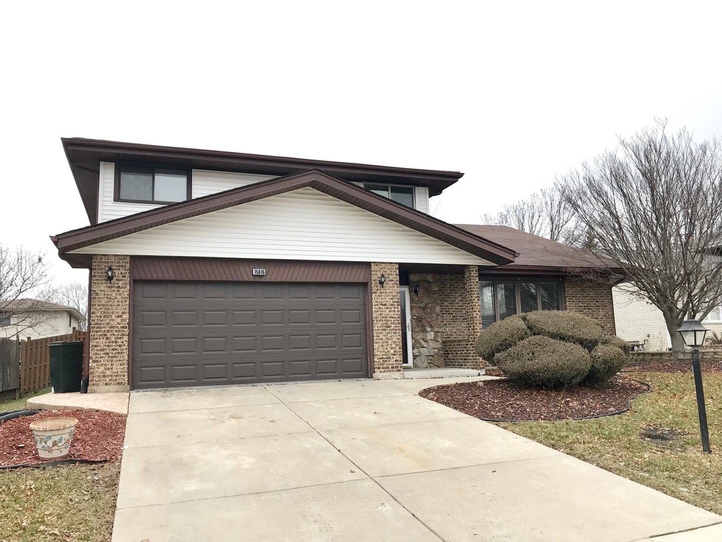 15616 Pine Road Oak Forest, IL 60452 - Photo 1 of 31 Gallery Image 1