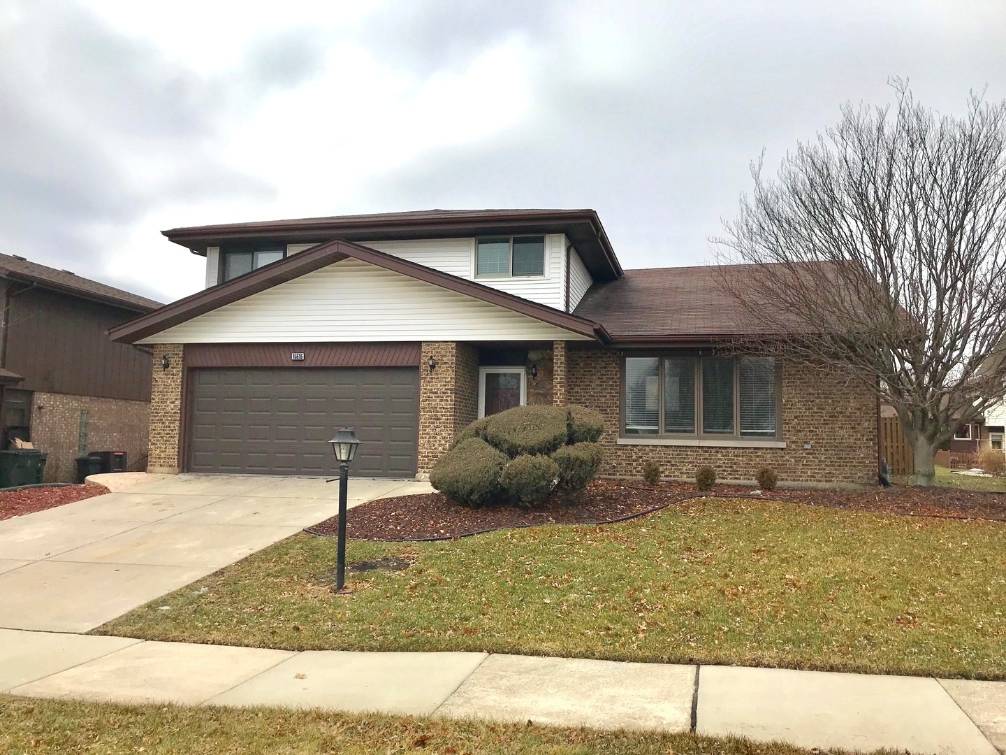 15616 Pine Road Oak Forest, IL 60452 - Photo 2 of 31 Gallery Image 2