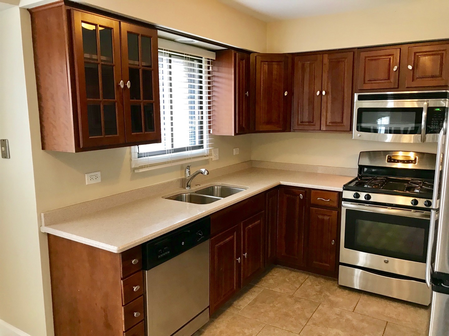 15616 Pine Road Oak Forest, IL 60452 - Photo 8 of 31 Gallery Image 8