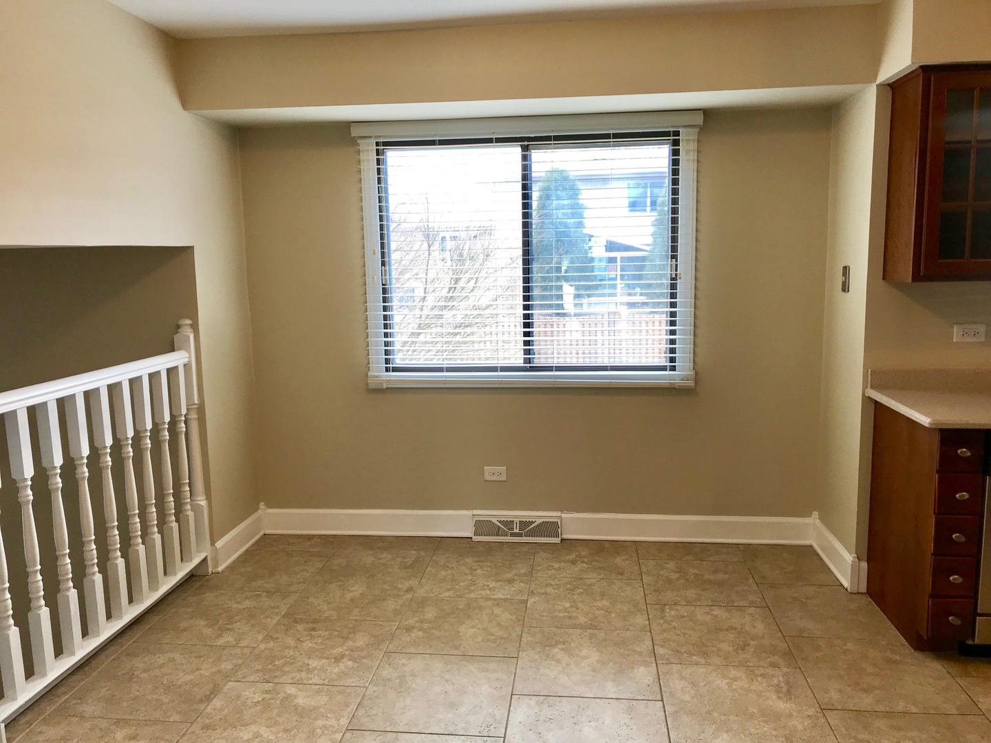 15616 Pine Road Oak Forest, IL 60452 - Photo 9 of 31 Gallery Image 9