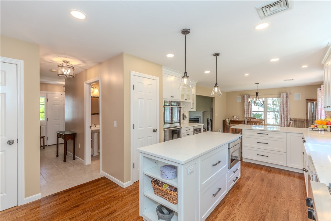 178 Thunder Trail Cranston, RI 02921 - Photo 14 of 49