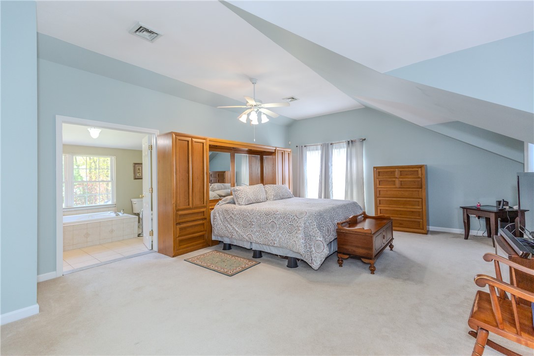 178 Thunder Trail Cranston, RI 02921 - Photo 20 of 49