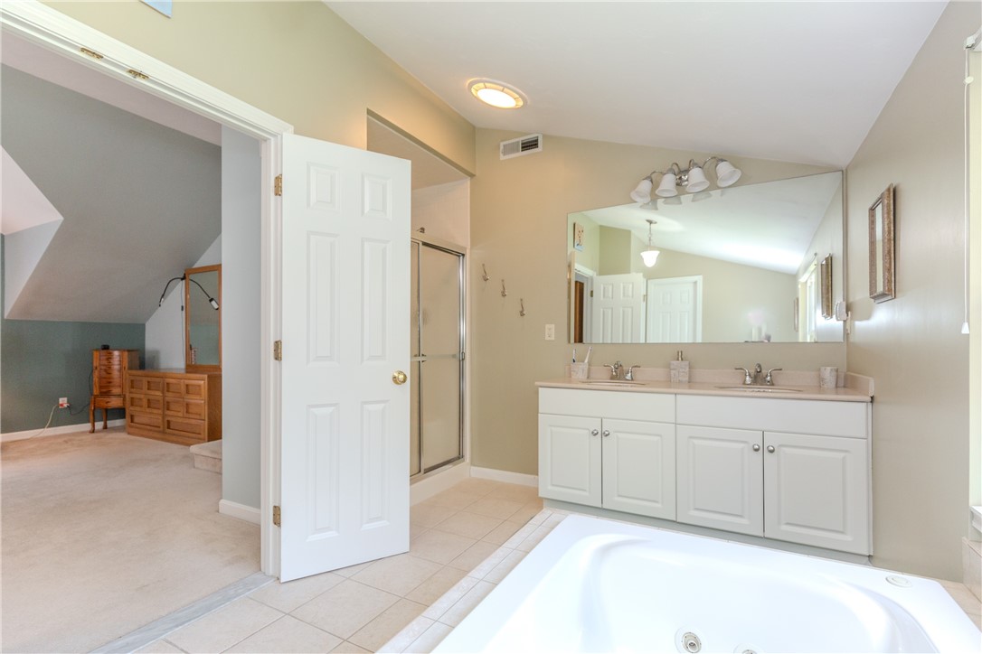 178 Thunder Trail Cranston, RI 02921 - Photo 25 of 49