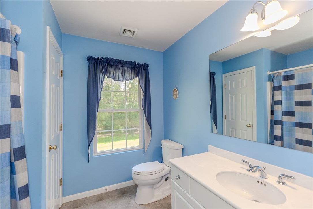 178 Thunder Trail Cranston, RI 02921 - Photo 27 of 49