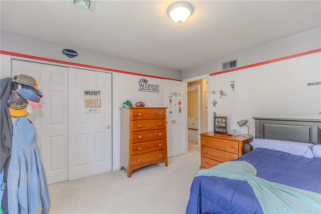 178 Thunder Trail Cranston, RI 02921 - Photo 30 of 49