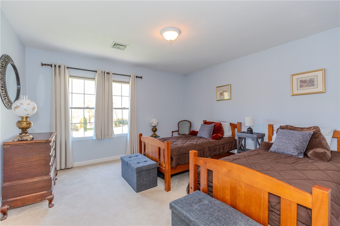 178 Thunder Trail Cranston, RI 02921 - Photo 31 of 49