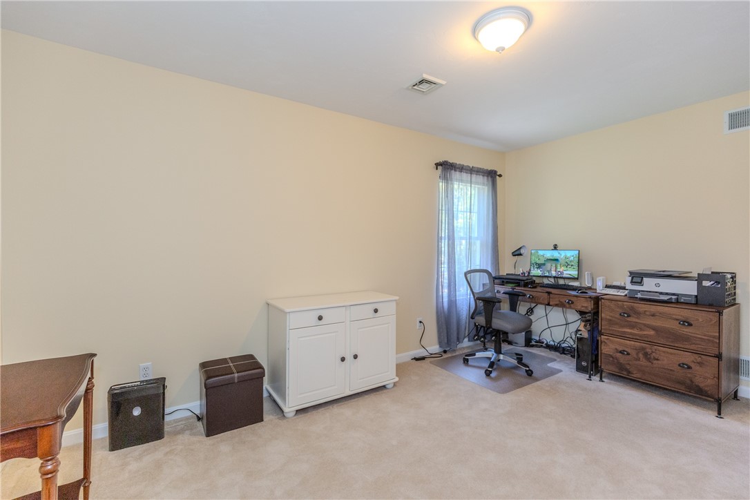 178 Thunder Trail Cranston, RI 02921 - Photo 36 of 49