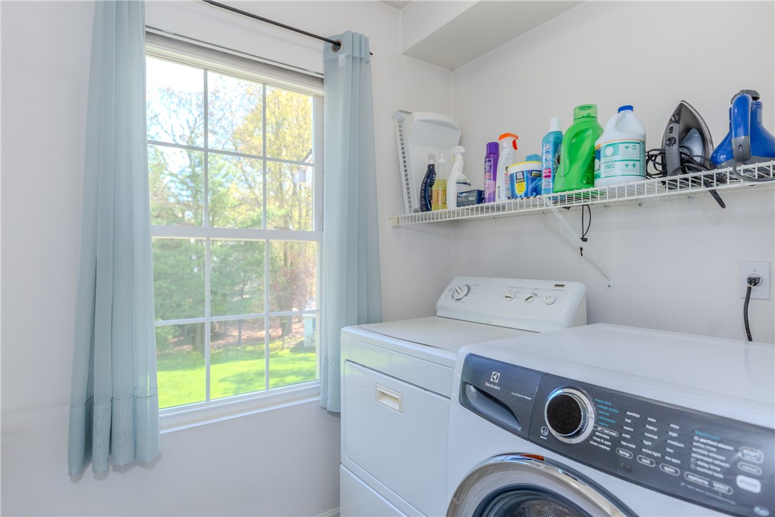 178 Thunder Trail Cranston, RI 02921 - Photo 37 of 49