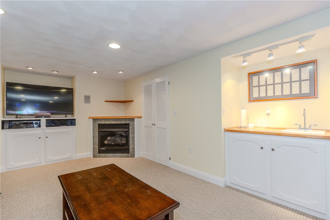 178 Thunder Trail Cranston, RI 02921 - Photo 39 of 49