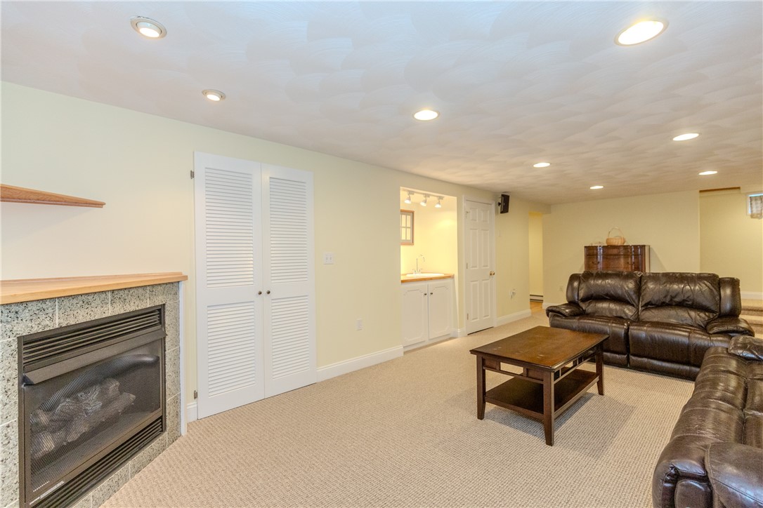 178 Thunder Trail Cranston, RI 02921 - Photo 40 of 49