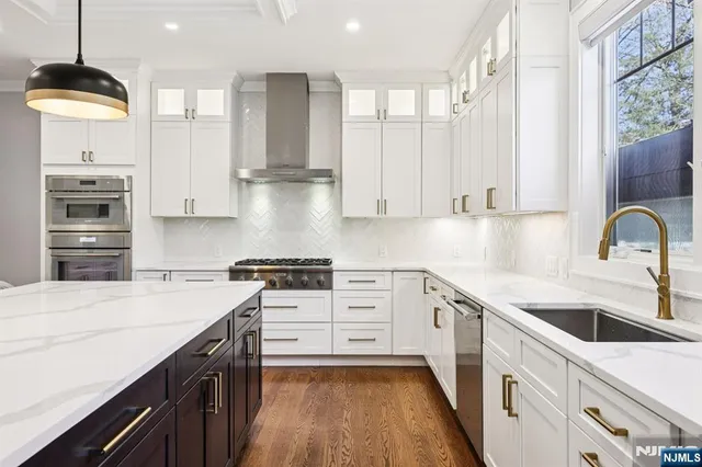 $2,399,000 | 298 Buttonwood Drive, Paramus, NJ 07652