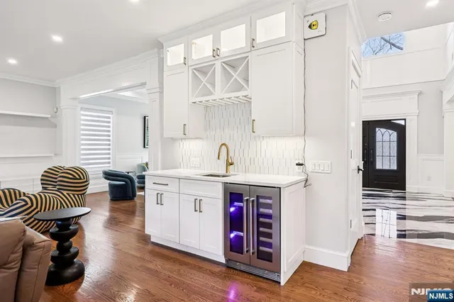 $2,399,000 | 298 Buttonwood Drive, Paramus, NJ 07652