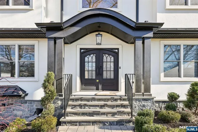 $2,399,000 | 298 Buttonwood Drive, Paramus, NJ 07652