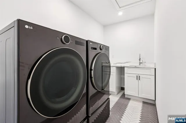 $2,399,000 | 298 Buttonwood Drive, Paramus, NJ 07652