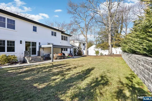 $2,399,000 | 298 Buttonwood Drive, Paramus, NJ 07652