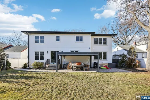 $2,399,000 | 298 Buttonwood Drive, Paramus, NJ 07652