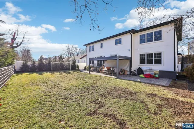 $2,399,000 | 298 Buttonwood Drive, Paramus, NJ 07652