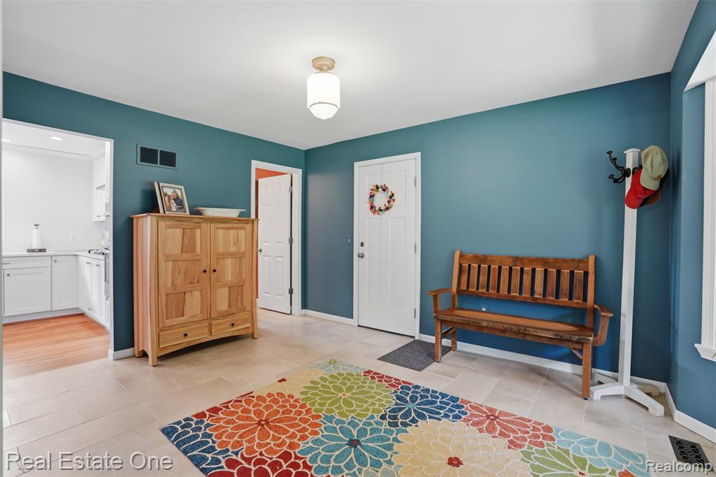 1765 Rowe Road Milford, MI 48380 - Photo 20 of 61