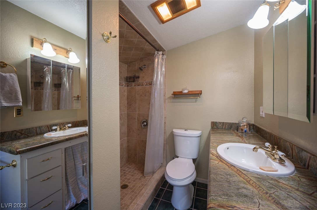 2706 Knightsbridge Road Henderson, NV 89074 - Photo 11 of 31 Ensuite bathroom