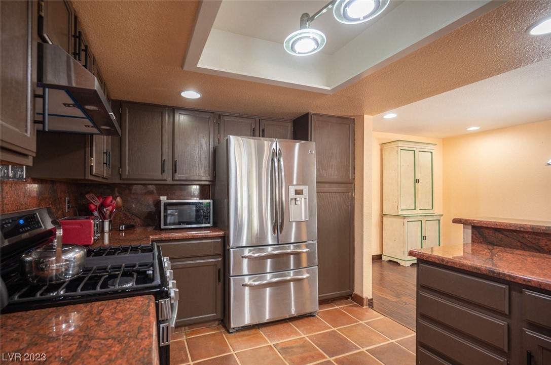 2706 Knightsbridge Road Henderson, NV 89074 - Photo 13 of 31 Gallery Image 13