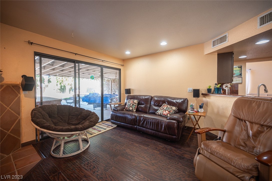 2706 Knightsbridge Road Henderson, NV 89074 - Photo 16 of 31 Gallery Image 16