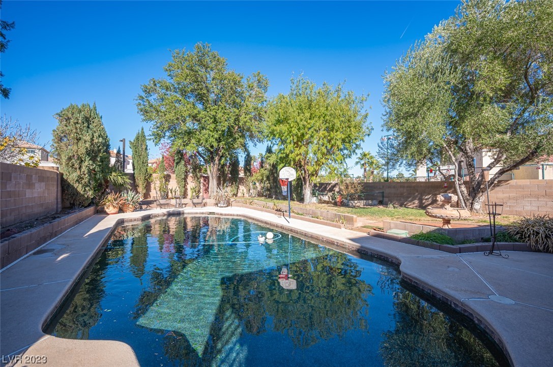 2706 Knightsbridge Road Henderson, NV 89074 - Photo 2 of 31 Gallery Image 2