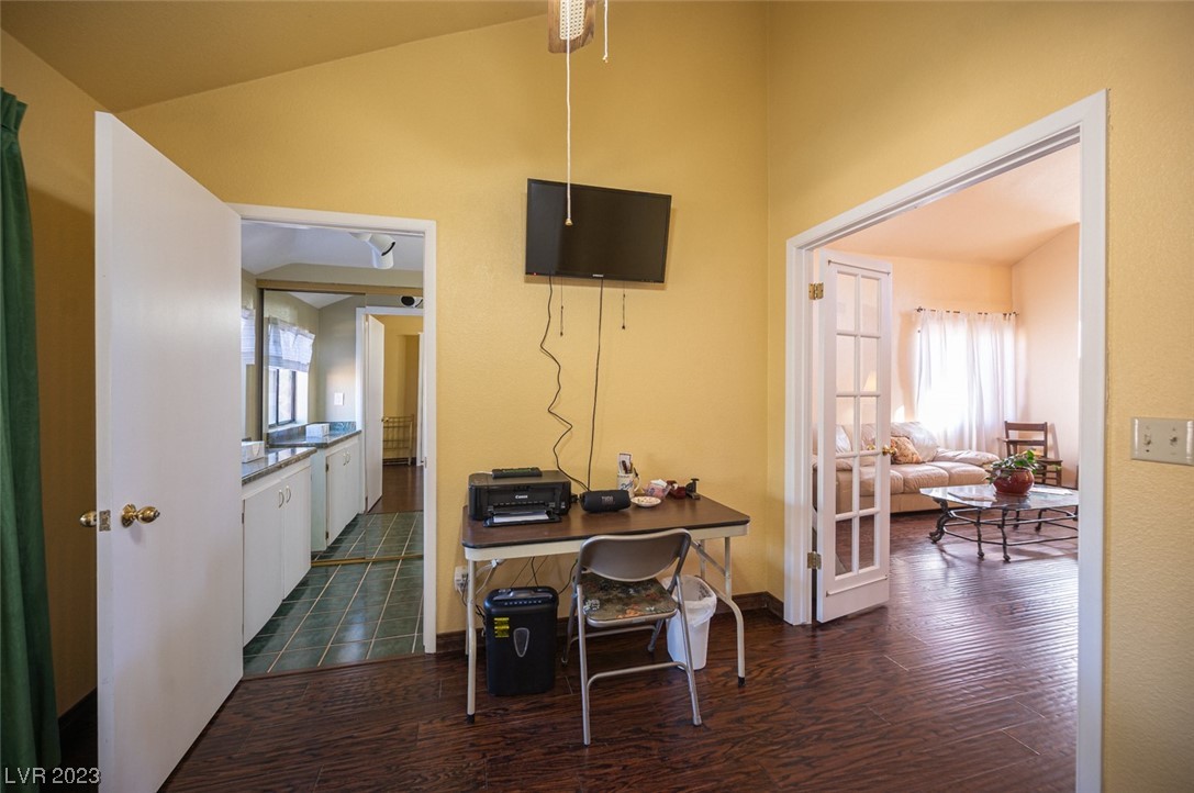 2706 Knightsbridge Road Henderson, NV 89074 - Photo 10 of 31 Downstairs guest ensuite