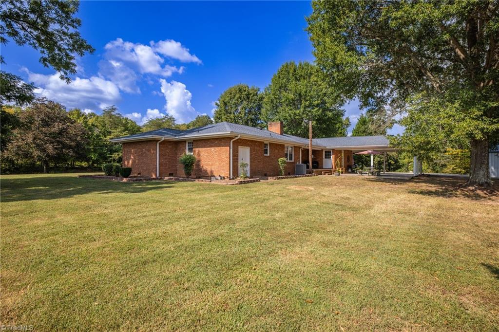 227 Cardinal Road Madison, NC 27025 - Photo 11 of 34