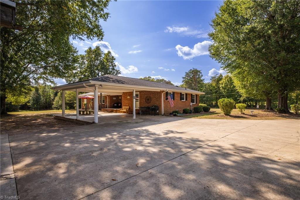 227 Cardinal Road Madison, NC 27025 - Photo 13 of 34