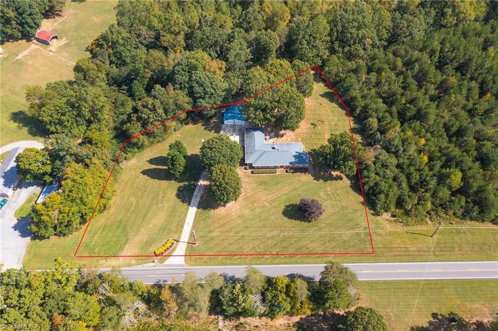 227 Cardinal Road Madison, NC 27025 - Photo 5 of 34