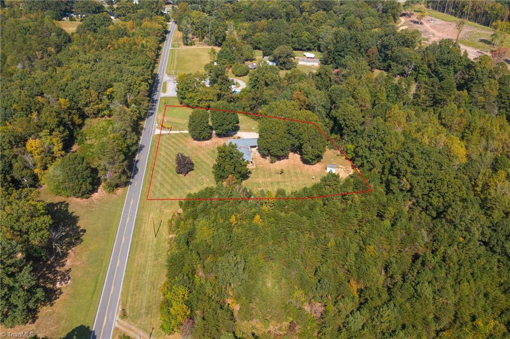 227 Cardinal Road Madison, NC 27025 - Photo 8 of 34