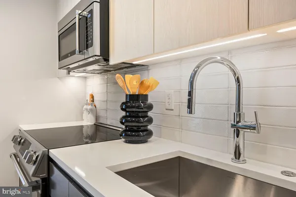 $2,725 | 950 3rd Street Northwest, Unit 1205, Washington, DC 20001