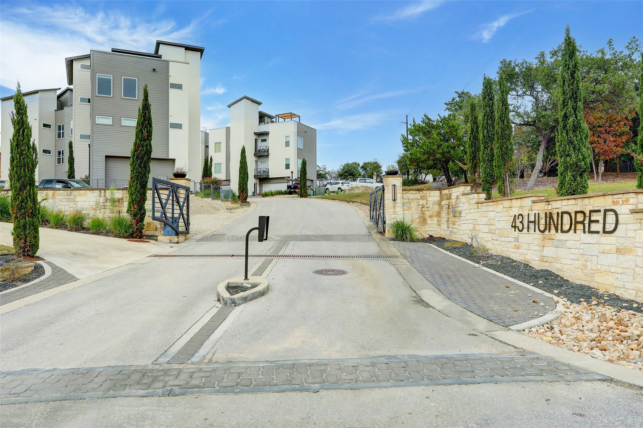 4300 Mansfield Dam Road, Unit 1521 / 1531 Austin, TX 78734 - Photo 29 of 31 a view of a building with a park