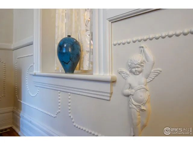 a close view of door lock