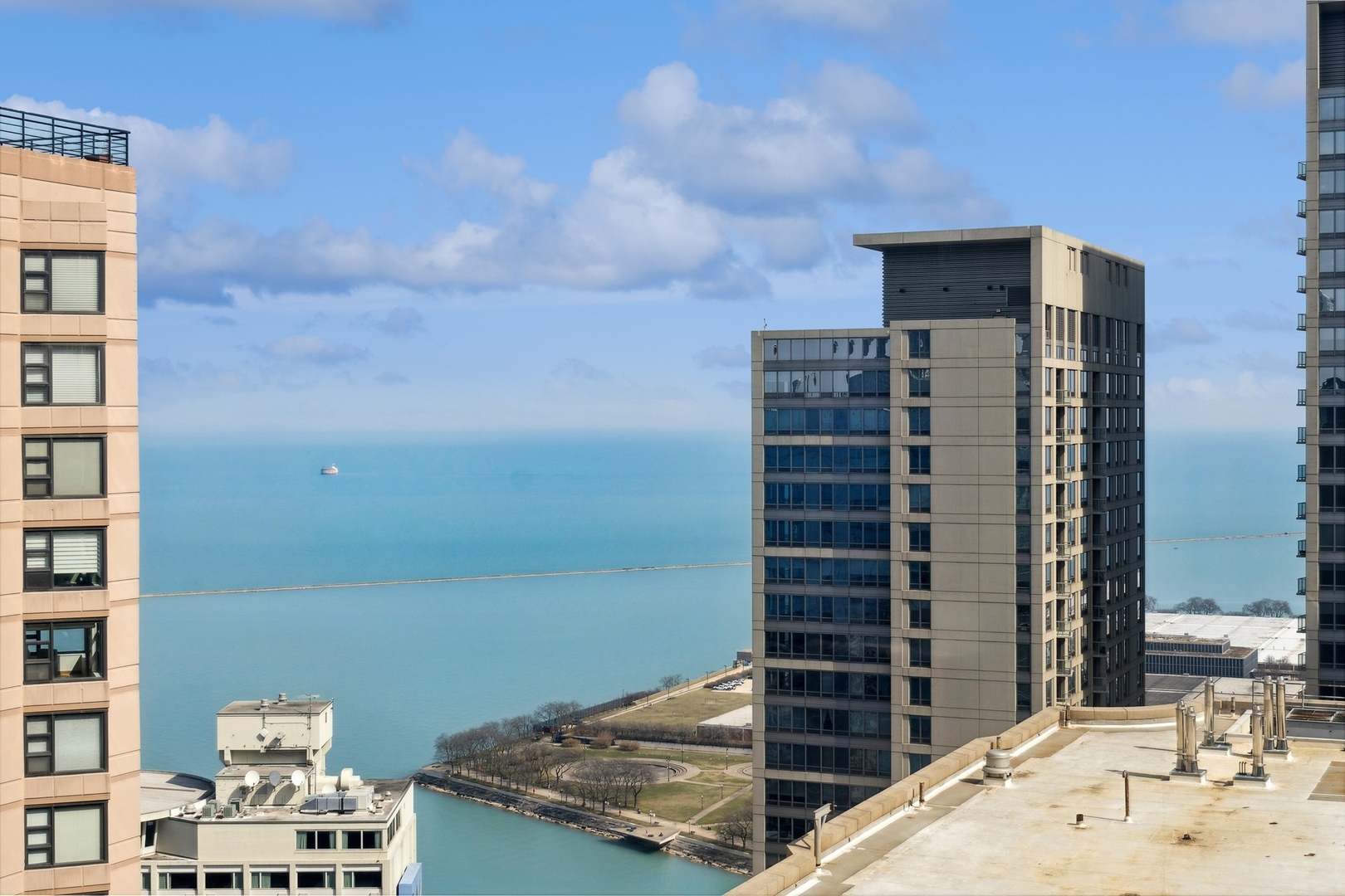 400 East Ohio Street, Unit 4303 Chicago, IL 60611 - Photo 4 of 27