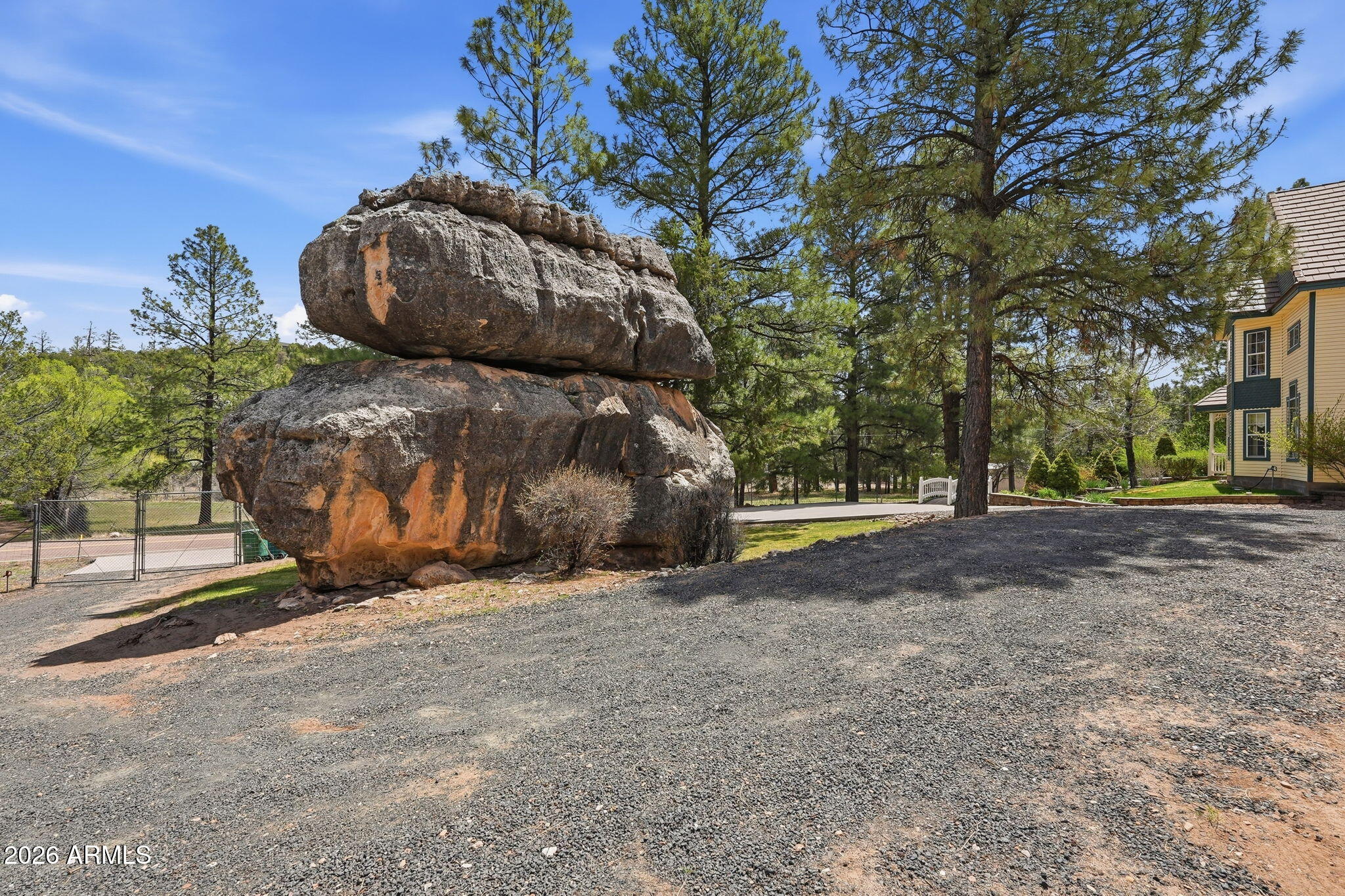 3318 Black Canyon Road Heber, AZ 85928 - Photo 63 of 80 Circular drive around rock