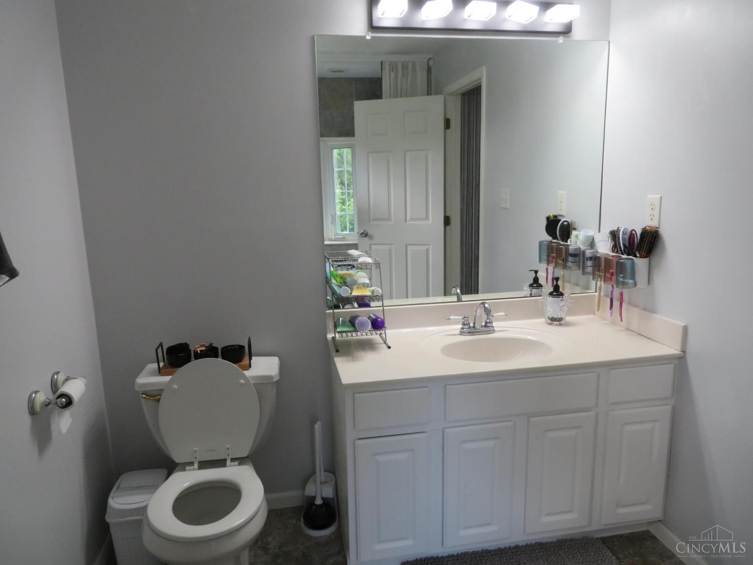 8024 Hightop Road Hillsboro, OH 45133 - Photo 32 of 97
