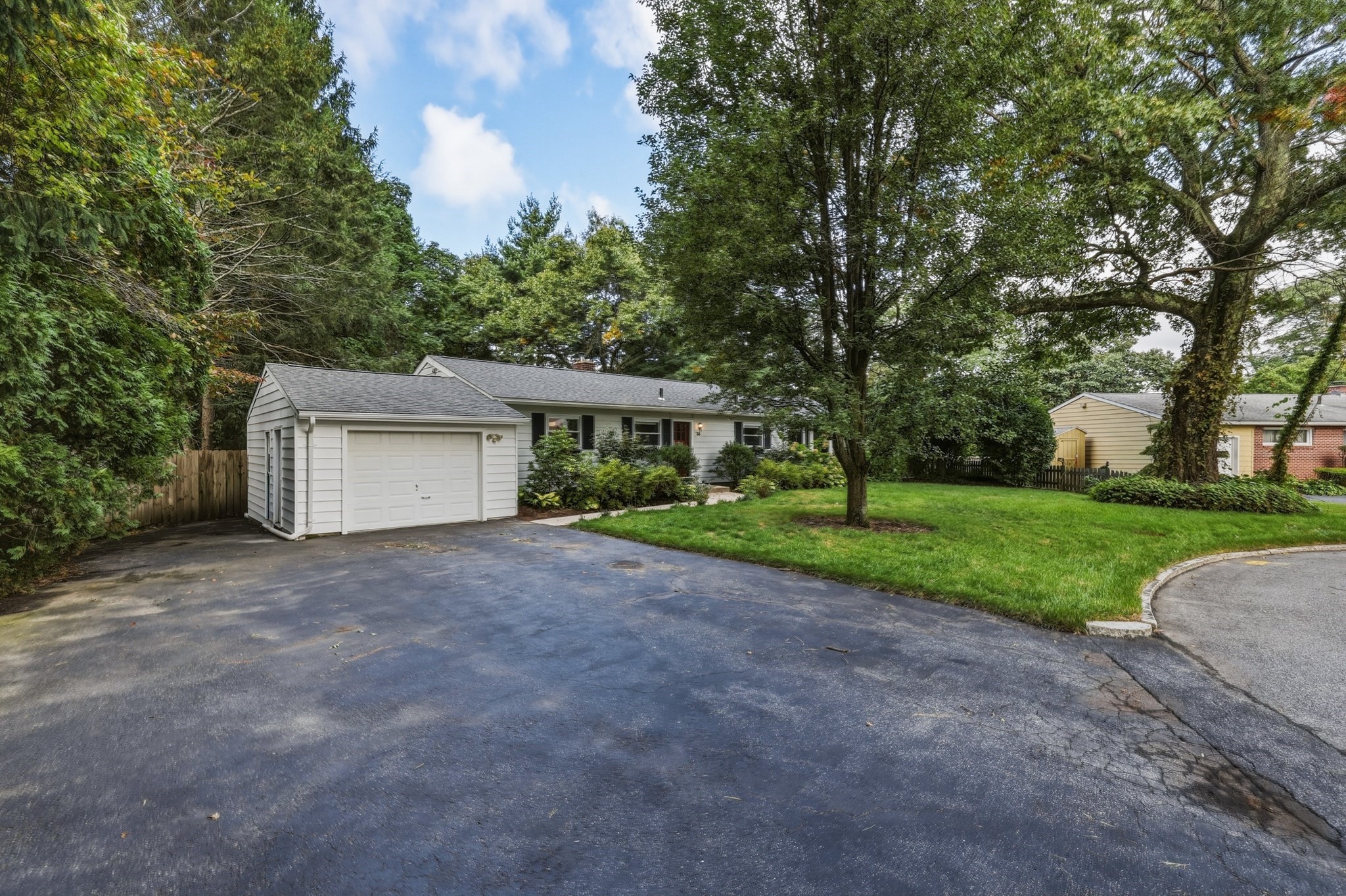 34 Skyridge Lane Springfield, MA 01128 - Photo 3 of 37 Gallery Image 3