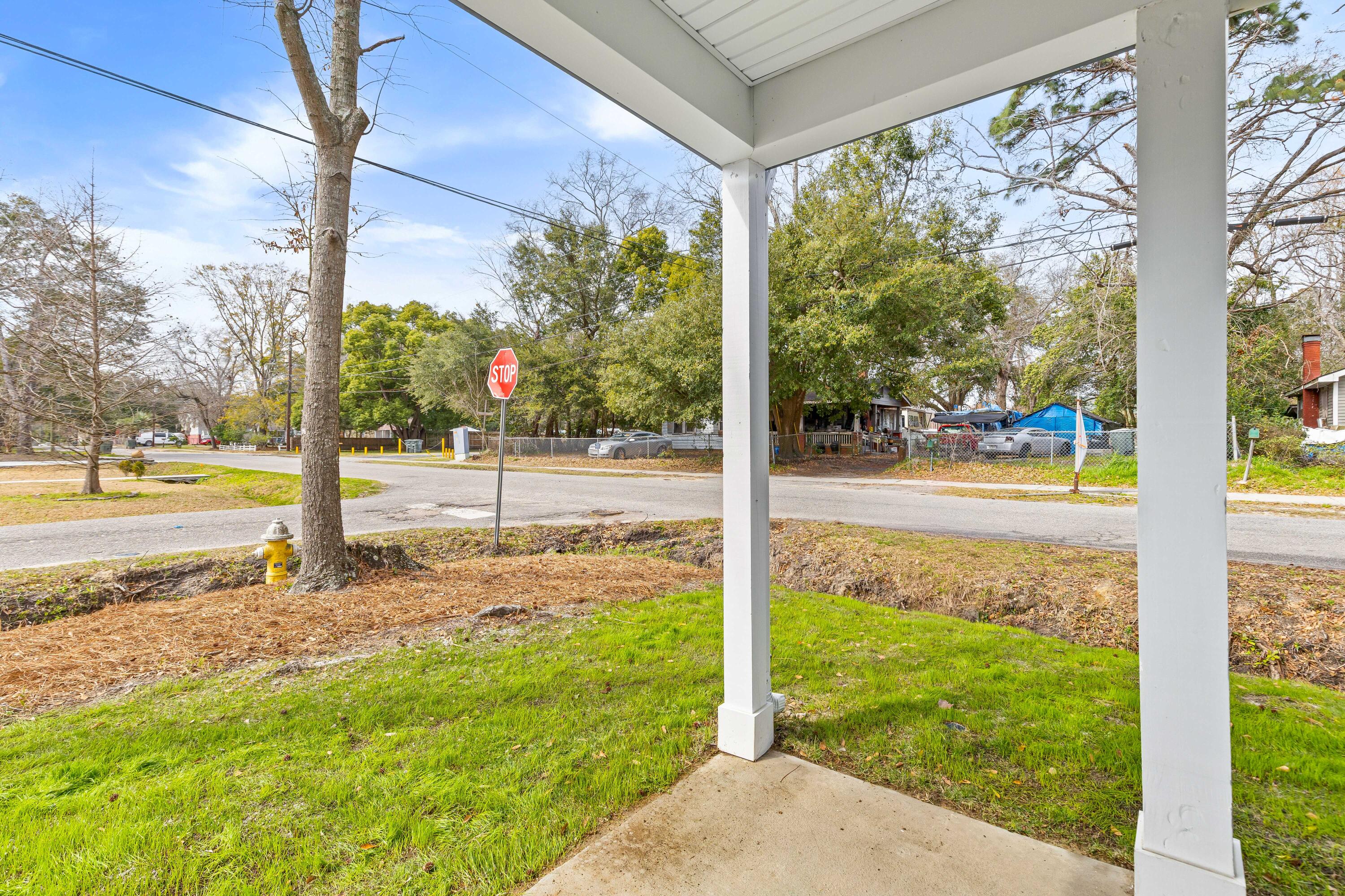 5760 Pilgrim Avenue Hanahan, SC 29410 - Photo 33 of 34 Back patio