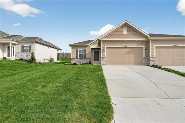 $523,796 | 25050 West 94th Terrace, Lenexa, KS 66227
