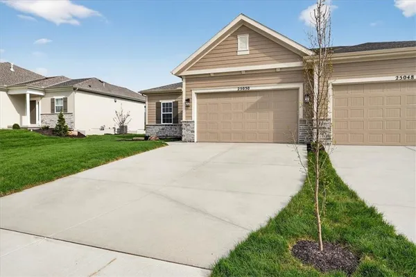 $523,796 | 25050 West 94th Terrace, Lenexa, KS 66227